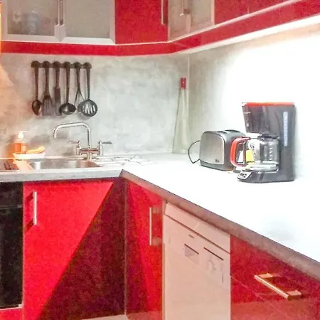 Maison Conviviale Avec Jardin A Revest-Des-Brousses Holiday home