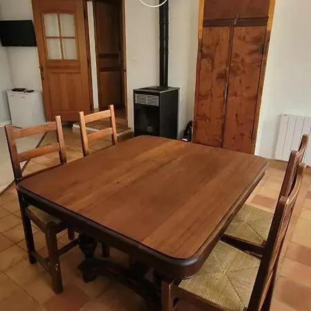 Maison Conviviale Avec Jardin A Revest-Des-Brousses *